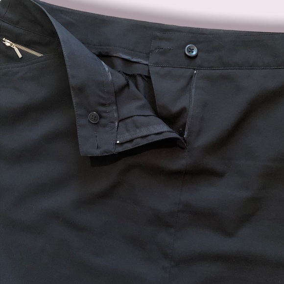 Cute Little Black Miniskirt - Picture 4 of 7